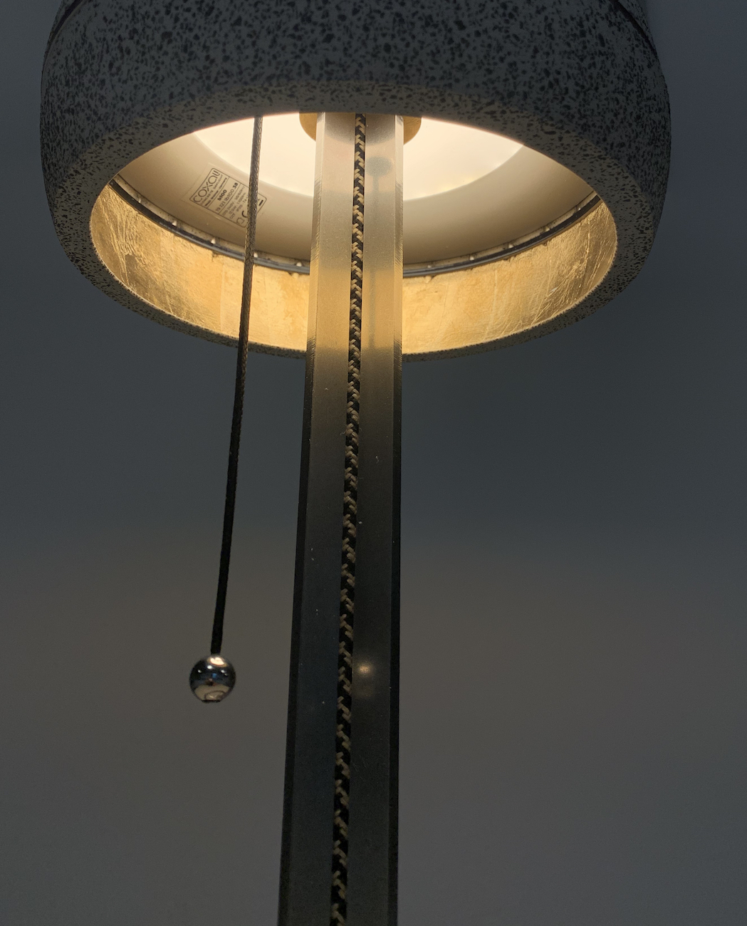 b100 : light source